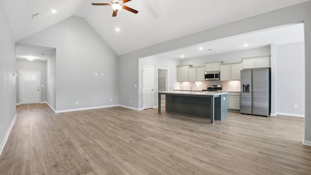 Spacious, unfurnished interior of a new home in Sagewood, Tullahoma (Image 36).