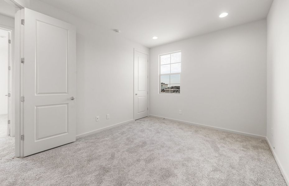 Spacious, unfurnished interior of a new home in Legado West, Queen Creek (Image 20).