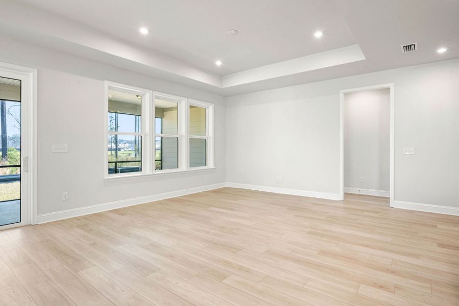 Spacious, unfurnished interior of a new home in Heartwood, Richmond Hill (Image 16).