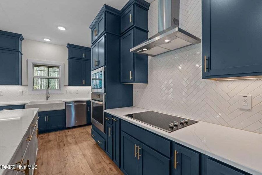 355 Shaw Rd 355 Shaw Rd