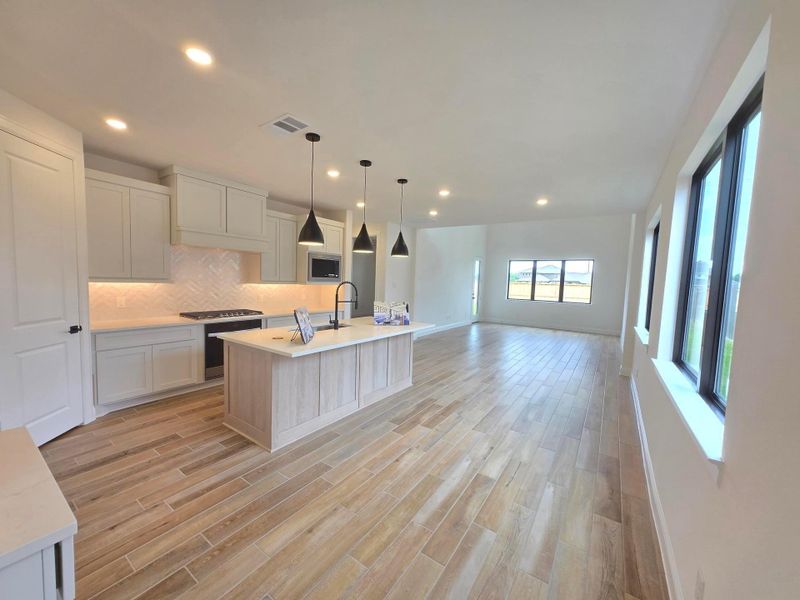 Furnished interior view inside a new home in Sienna 40', Missouri City (Image 13). Furnished interior view inside a new home in Sienna 40', Missouri City (Image 13).