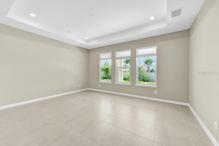 Spacious, unfurnished interior of a new home in Tiburon, Nokomis (Image 24). Spacious, unfurnished interior of a new home in Tiburon, Nokomis (Image 24).