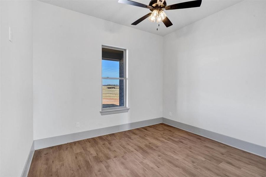 Spacious, unfurnished interior of a new home in , Tolar (Image 31).