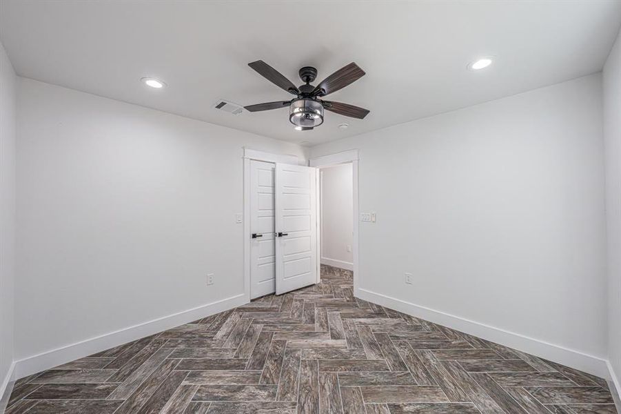 Spacious, unfurnished interior of a new home in , Granbury (Image 27). Spacious, unfurnished interior of a new home in , Granbury (Image 27).