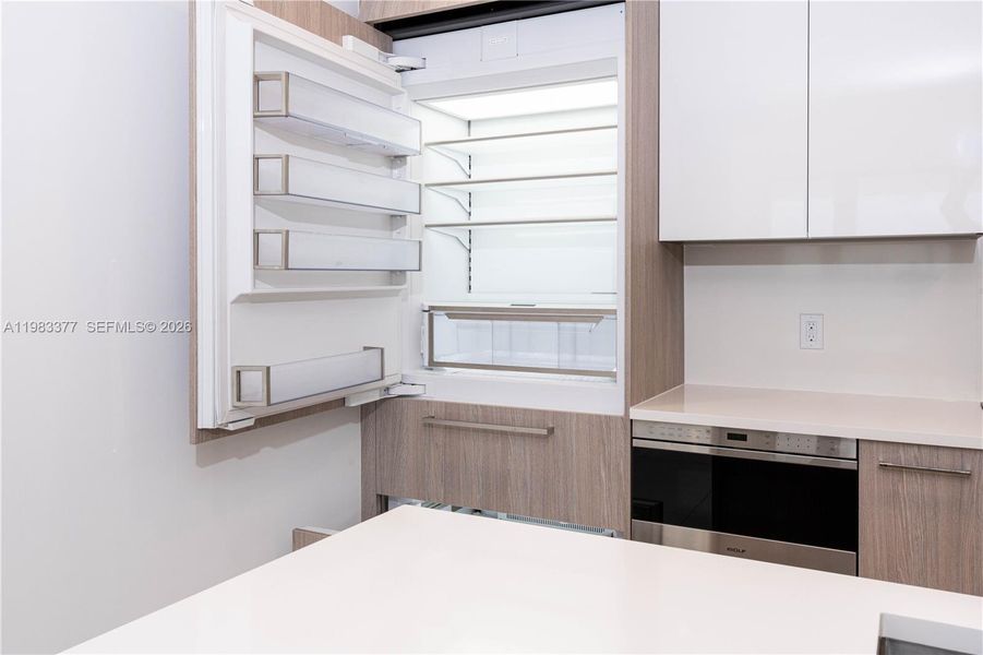 SUB-ZERO refrigerator with ice maker