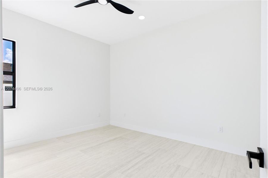 A FLEXIBLE SPACE ready for restful nights, visiting loved ones or everyday living! A FLEXIBLE SPACE ready for restful nights, visiting loved ones or everyday living!