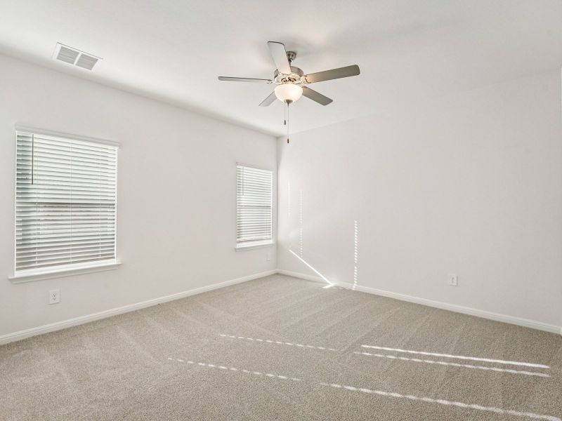 Spacious, unfurnished interior of a new home in Flora, Hutto (Image 8).