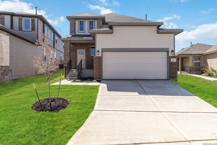 Front exterior of a new home in Willow Point, San Antonio, TX, highlighting curb appeal (Image 20).