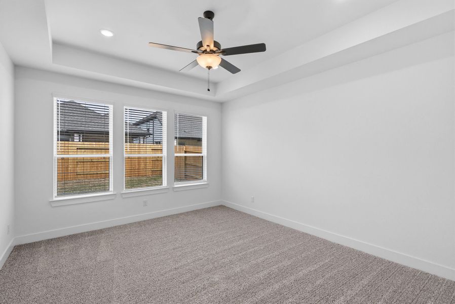 Spacious, unfurnished interior of a new home in Wood Leaf Reserve, Tomball (Image 19).