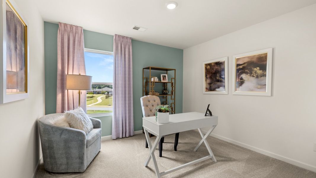 Representative furnished interior of a home built from the Robie by D.R. Horton in Kingston Ranch at Lake Oconee, Buckhead (Image 22).