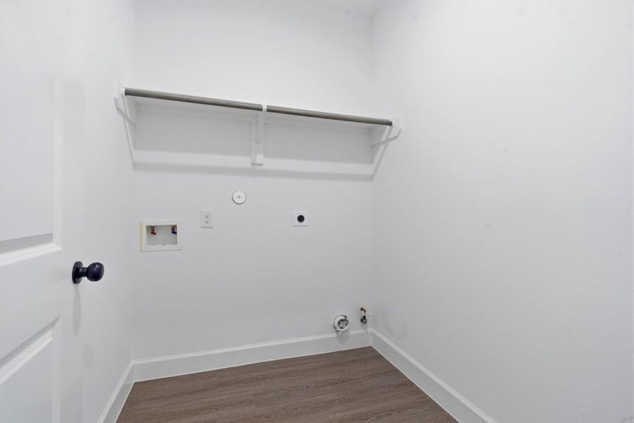 Spacious, unfurnished interior of a new home in , El Campo (Image 37). Spacious, unfurnished interior of a new home in , El Campo (Image 37).