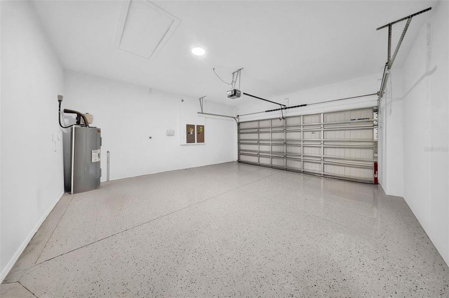 Spacious, unfurnished interior of a new home in , Wesley Chapel (Image 40). Spacious, unfurnished interior of a new home in , Wesley Chapel (Image 40).