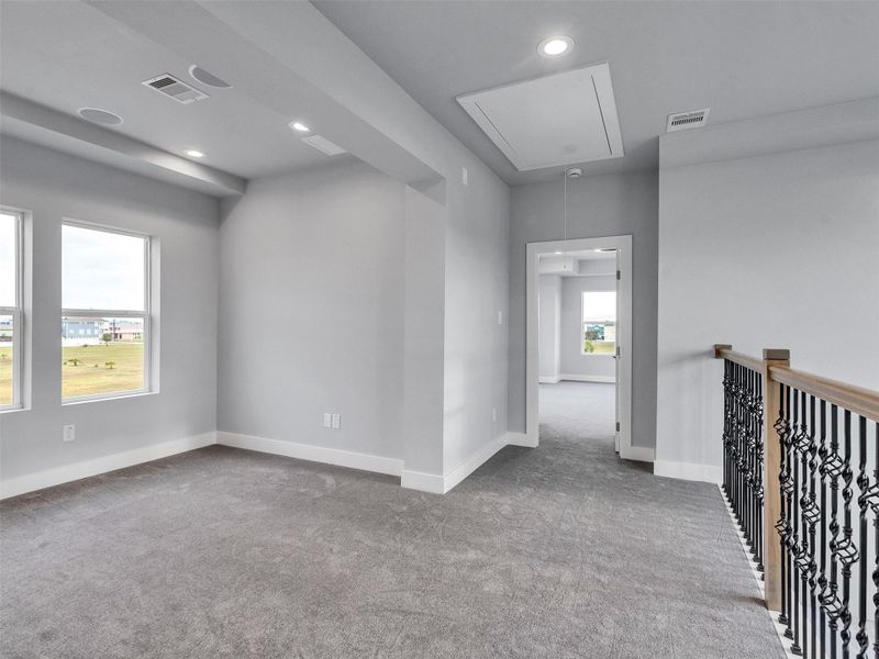 Spacious, unfurnished interior of a new home in , Galveston (Image 20).