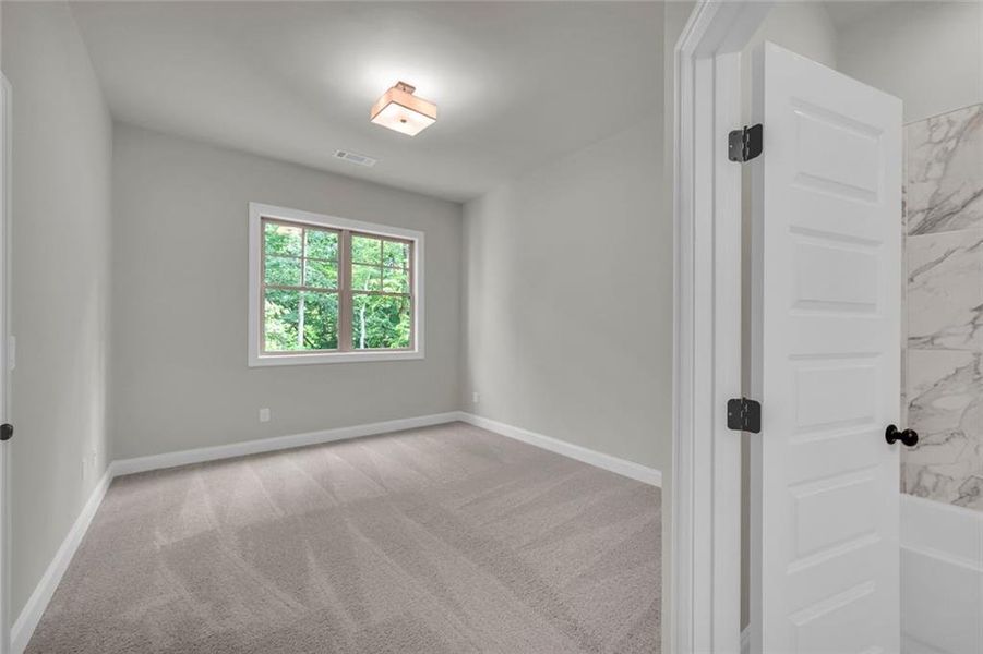 Spacious, unfurnished interior of a new home in , Gainesville (Image 25).