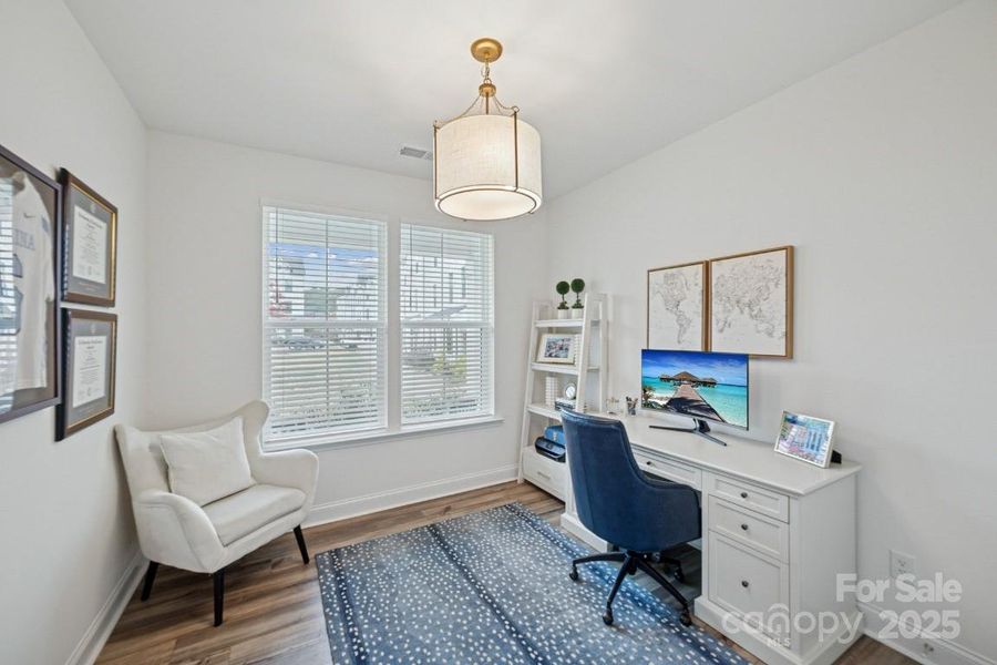 Entry Level Den/Bedroom Entry Level Den/Bedroom