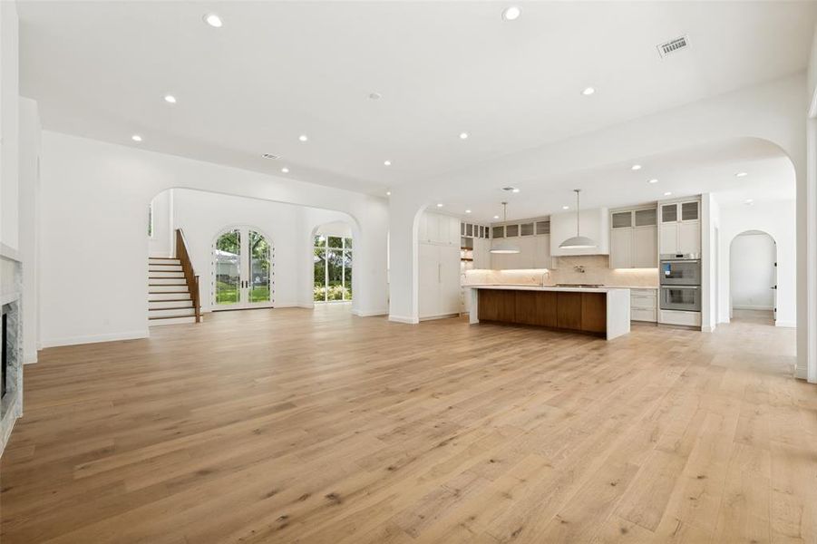 Spacious, unfurnished interior of a new home in , Dallas (Image 20).