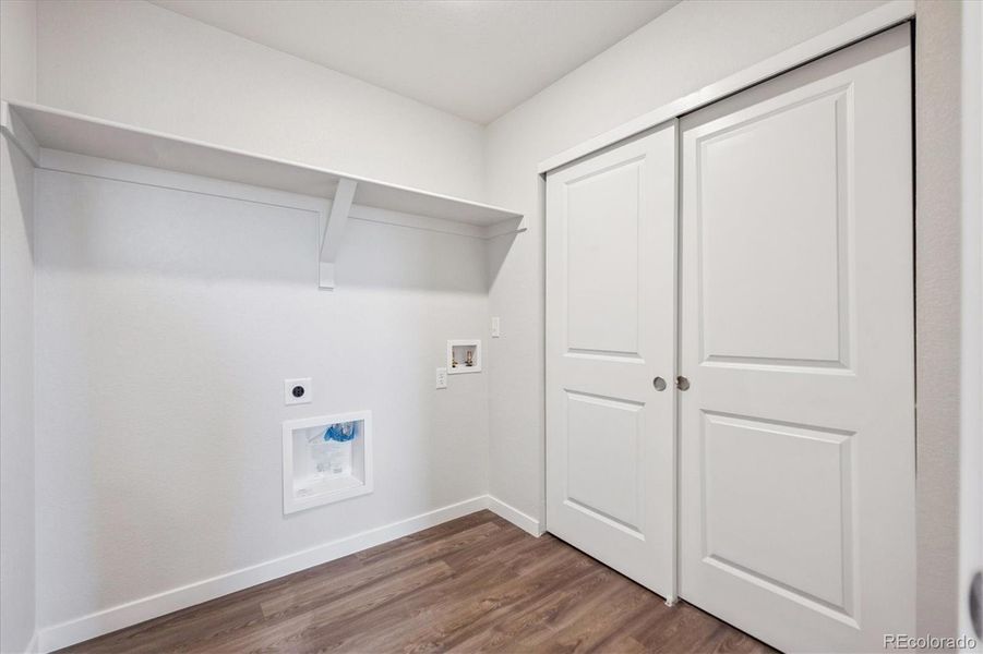 Spacious, unfurnished interior of a new home in Legato, Commerce City (Image 22).