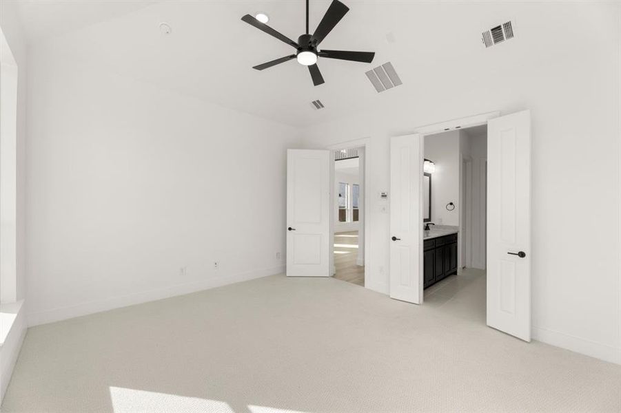 Spacious, unfurnished interior of a new home in The Villages of Hurricane Creek, Anna (Image 15).