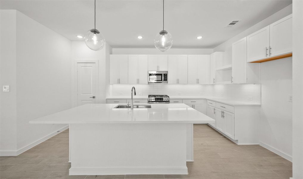 Gourmet island kitchen (*Artist rendering used for illustration purposes only.)