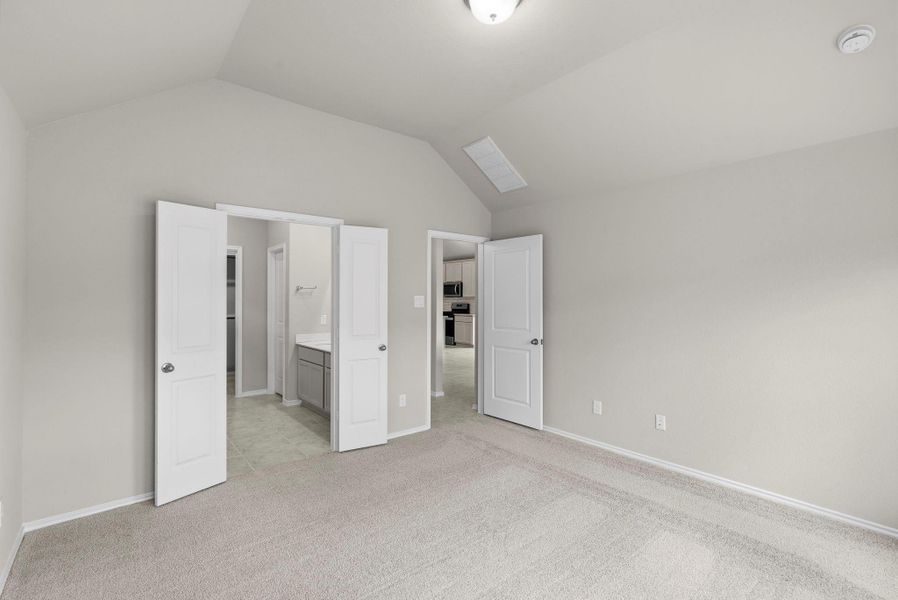 Spacious, unfurnished interior of a new home in Escondido, Magnolia (Image 24).