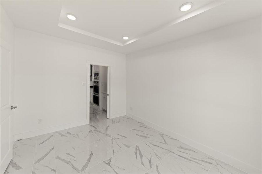 05. 15000 Pizarro - Dining (2)