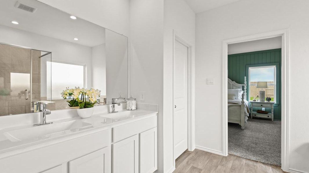 Furnished interior view inside a new home in Lake Conroe Cove, Willis (Image 25).