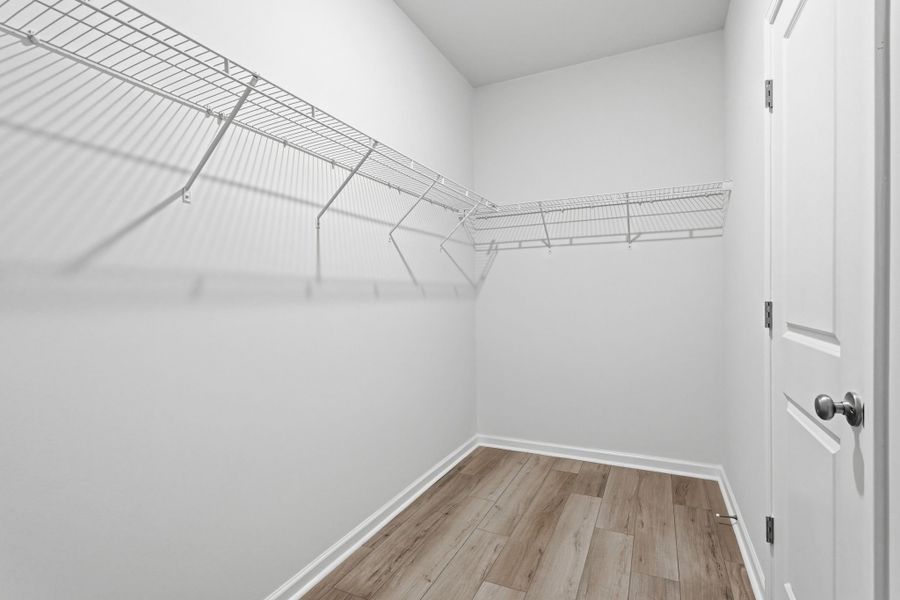 Spacious, unfurnished interior of a new home in Piper Creek, Newton (Image 32).