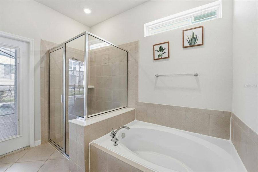 Furnished interior view inside a new home in , Clermont (Image 37).