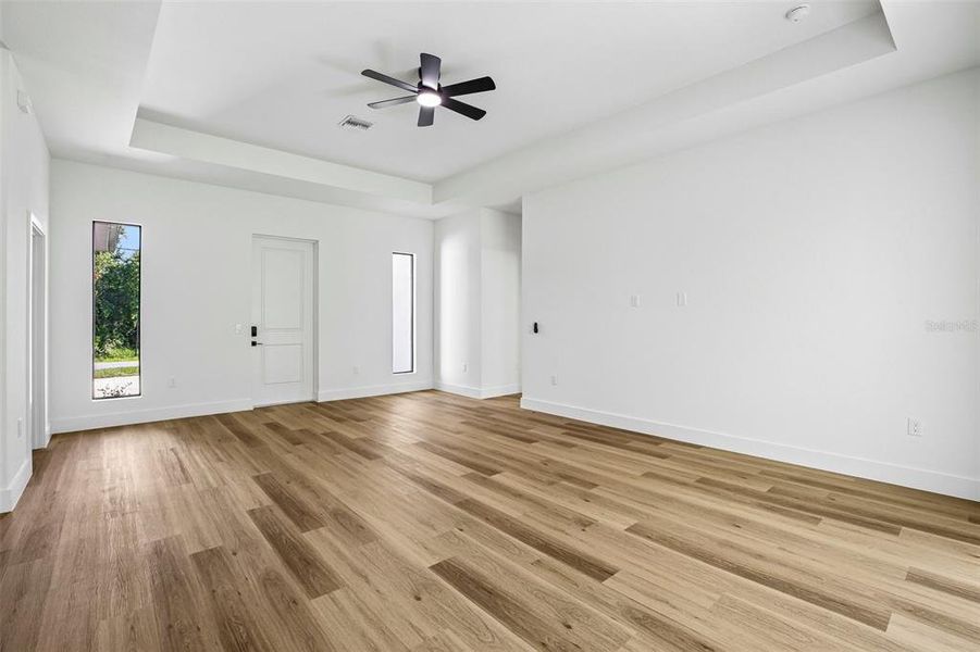 Spacious, unfurnished interior of a new home in , North Port (Image 18).