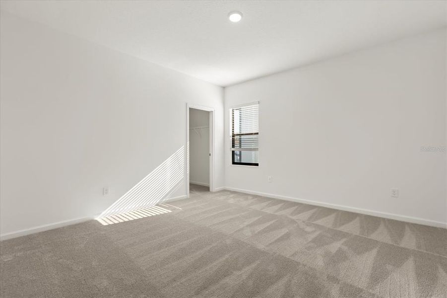 Spacious, unfurnished interior of a new home in , Orlando (Image 28).
