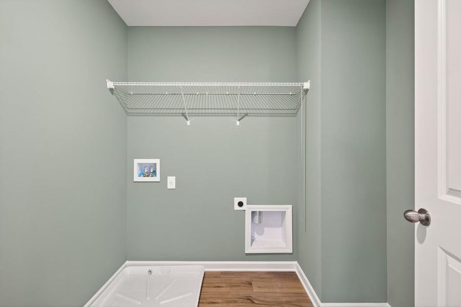 Spacious, unfurnished interior of a new home in Buice Lake, Acworth (Image 16).