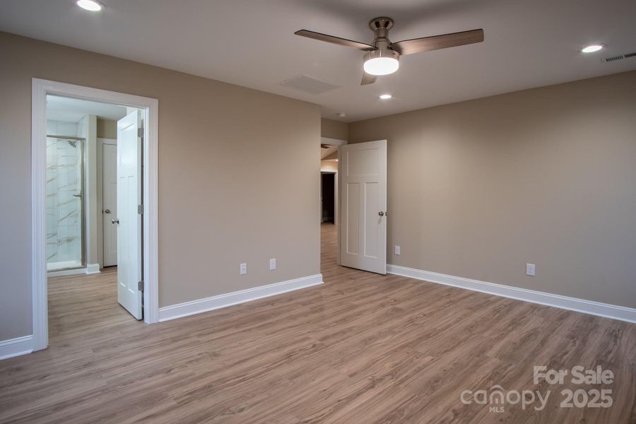 Spacious, unfurnished interior of a new home in , Lincolnton (Image 32).