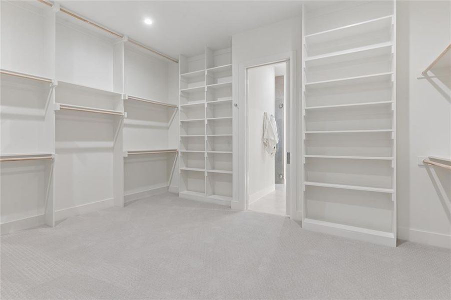 Spacious, unfurnished interior of a new home in , Dallas (Image 22).