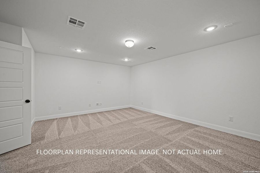 Spacious, unfurnished interior of a new home in Vista Gardens, San Antonio (Image 9).
