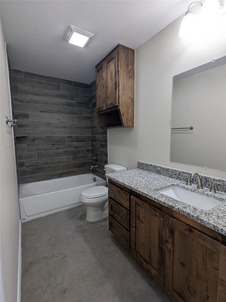 Spacious, unfurnished interior of a new home in , Lampasas (Image 9). Spacious, unfurnished interior of a new home in , Lampasas (Image 9).