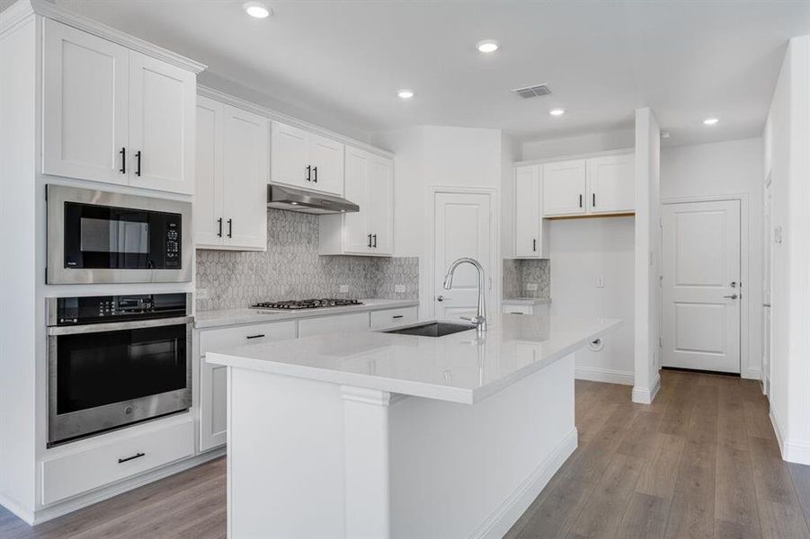Furnished interior view inside a new home in North Sky Celina, Celina (Image 9). Furnished interior view inside a new home in North Sky Celina, Celina (Image 9).