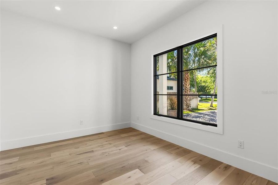 Spacious, unfurnished interior of a new home in , Winter Park (Image 23).