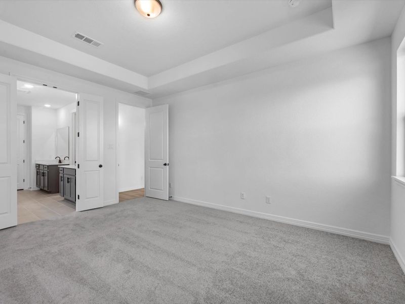 Spacious, unfurnished interior of a new home in Austin Point, Richmond (Image 19).