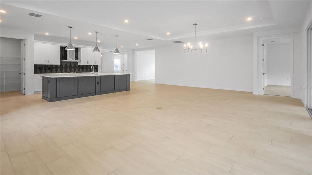 Spacious, unfurnished interior of a new home in Cresswind at Hammock Oaks, Lady Lake (Image 23).