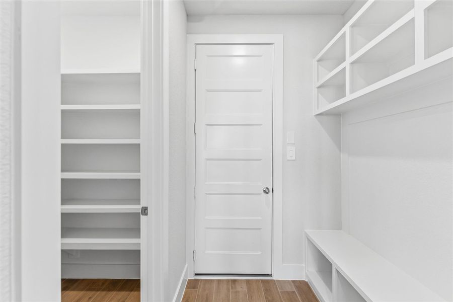 Image 40 of a home in Valencia. Image 40 of a home in Valencia.