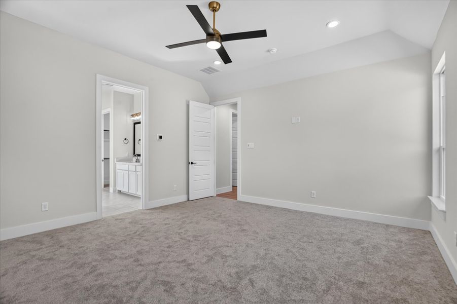 Spacious, unfurnished interior of a new home in Cartwright Ranch, Weatherford (Image 30). Spacious, unfurnished interior of a new home in Cartwright Ranch, Weatherford (Image 30).