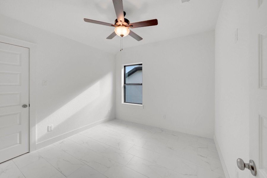 Spacious, unfurnished interior of a new home in The Highlands - Grove Collection, Porter (Image 27).