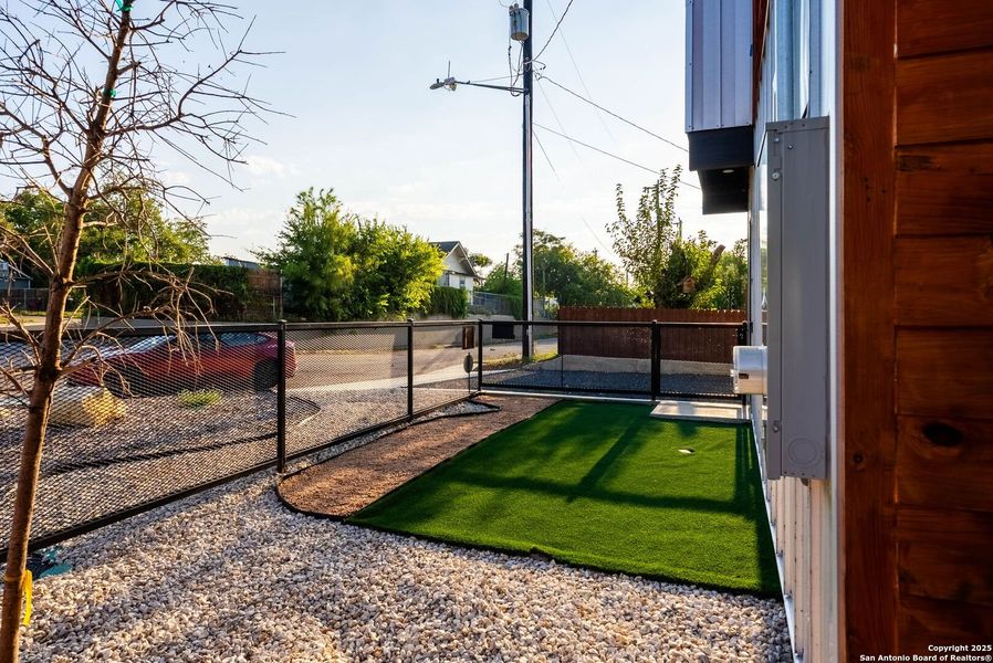 Image 22 of a home in .