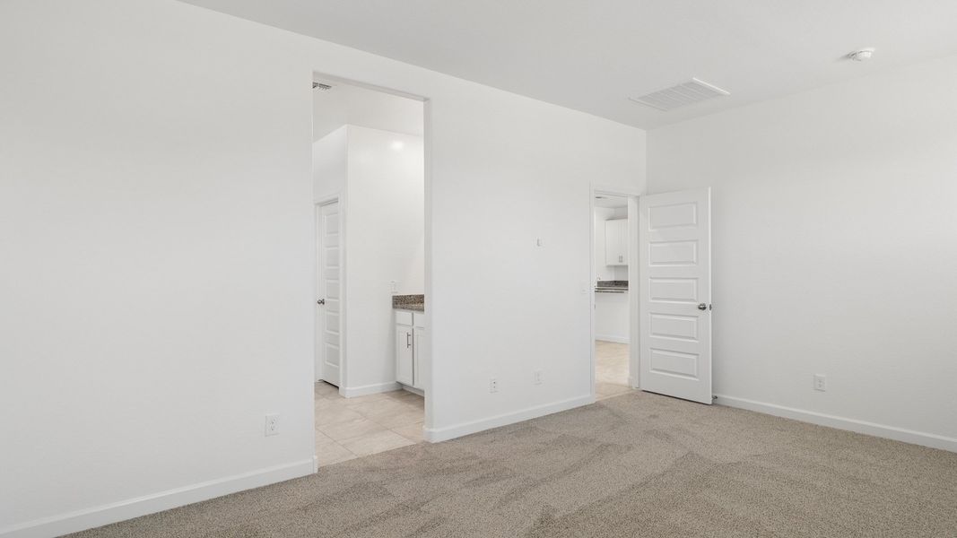 Spacious, unfurnished interior of a new home in Quail Ranch, San Tan Valley (Image 26). Spacious, unfurnished interior of a new home in Quail Ranch, San Tan Valley (Image 26).