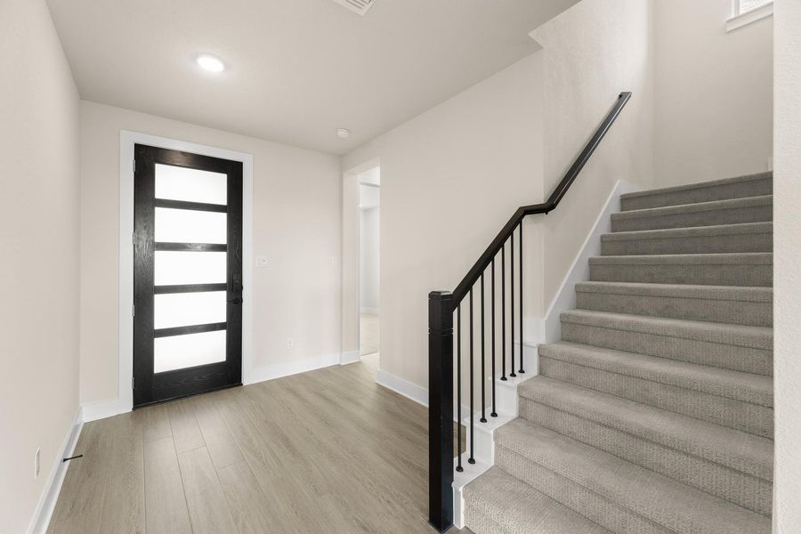 Spacious, unfurnished interior of a new home in Garden Collection at Union Park, Little Elm (Image 12).