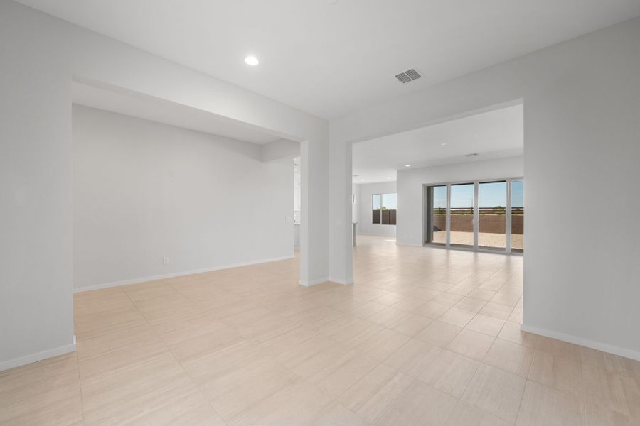 Spacious, unfurnished interior of a new home in Legado West, Queen Creek (Image 22).