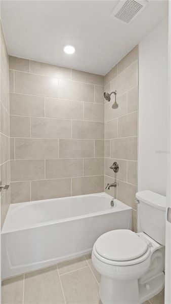 Furnished interior view inside a new home in Willowbrook North, Winter Haven (Image 7).