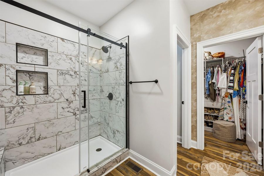 Furnished interior view inside a new home in , Kings Mountain (Image 25).