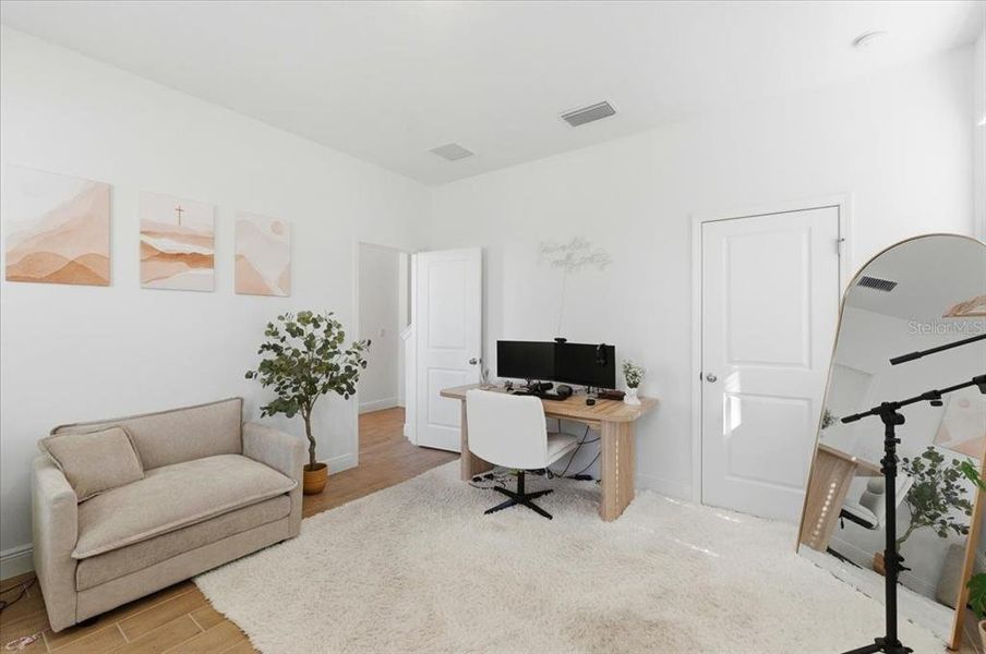 Furnished interior view inside a new home in Hills of Minneola, Minneola (Image 52).