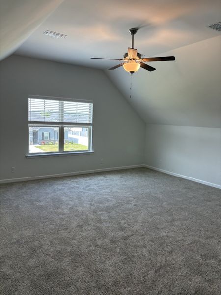 Spacious, unfurnished interior of a new home in Woodruff Cove, Murfreesboro (Image 18).